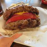 肉テロ！「シェイクツリー」の肉バーガーがワイルドすぎ！
