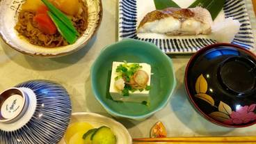 食事・飲み物 / 1