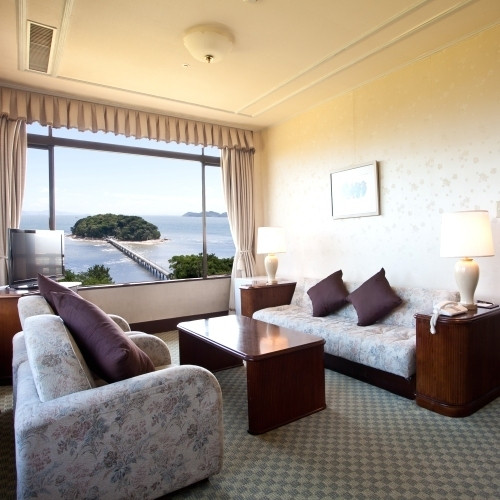 海側客室 リビング