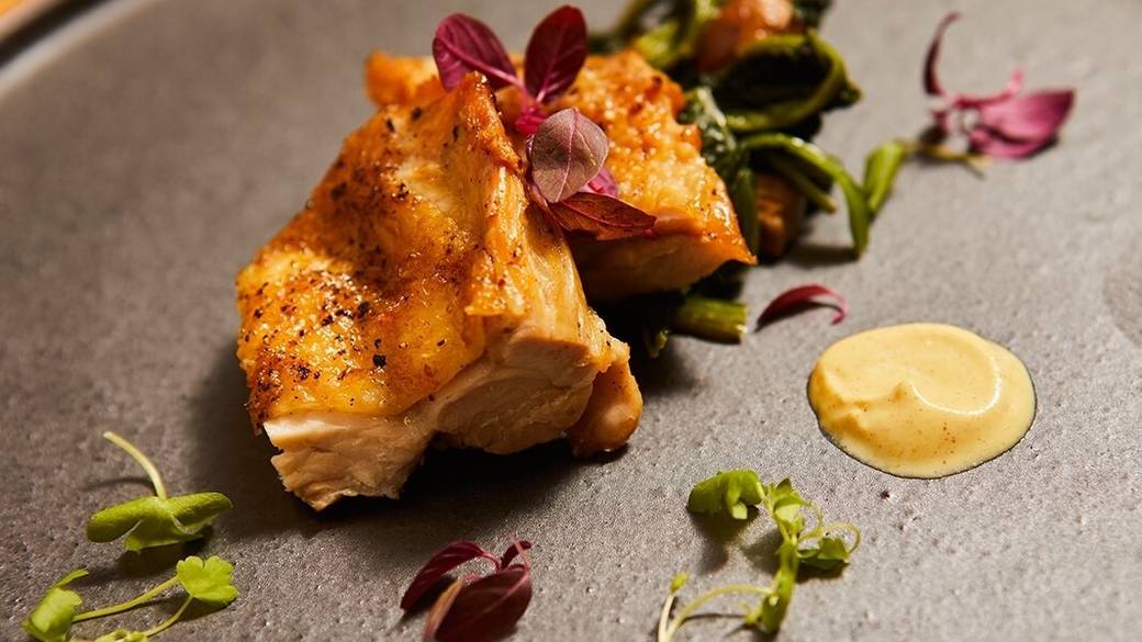 グリル料理店で
おしゃれにホテルディナー
 / 3