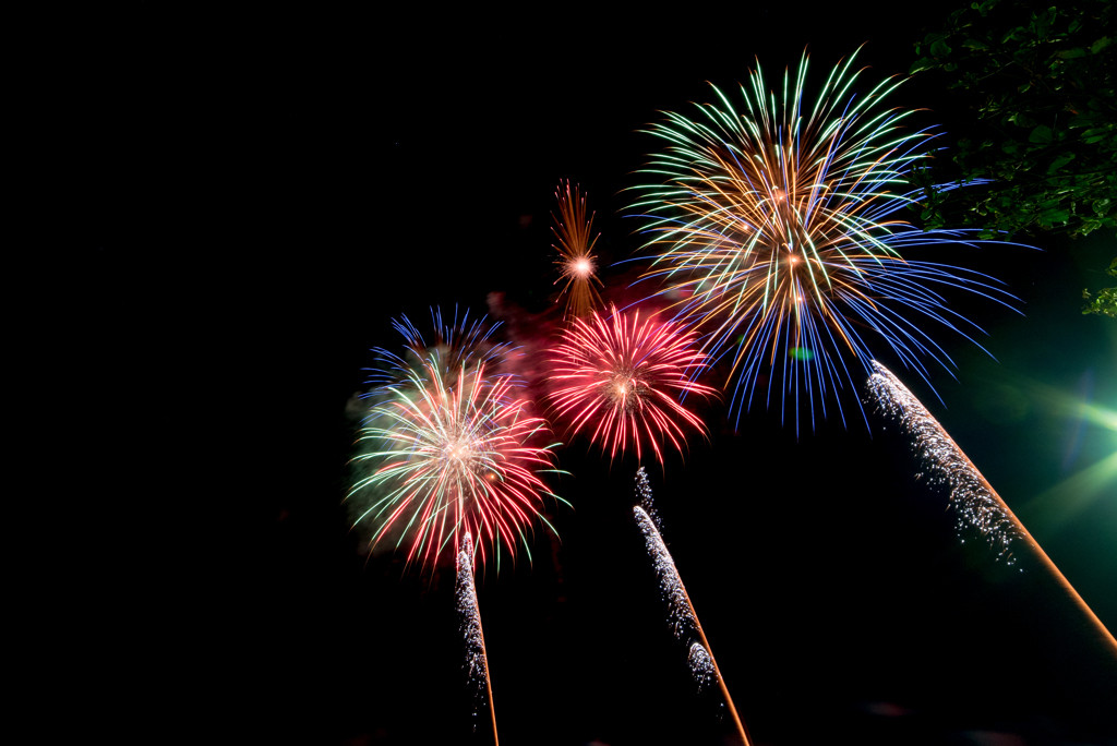 開催月：9月の土日2日間／会場：トロピカルビーチ（宜野湾海浜公園）／花火打ち上げ時間：約15分4088104