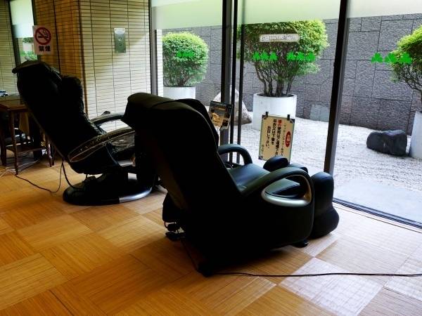 無料マッサージ機 / 4