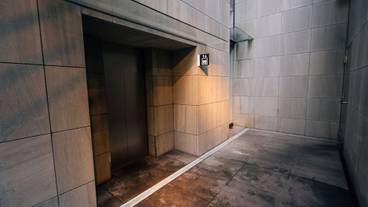 施設の入り口 / 4