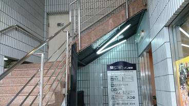 施設の入り口 / 7