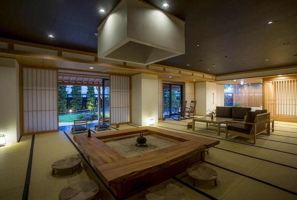 全8室の贅沢宿で、湖と溶け合う"インフィニティ風呂"を満喫3457654