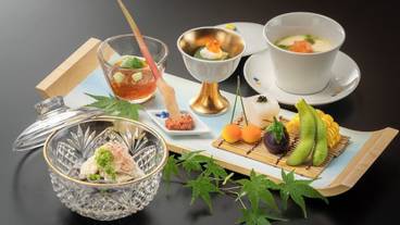 食事・飲み物 / 3