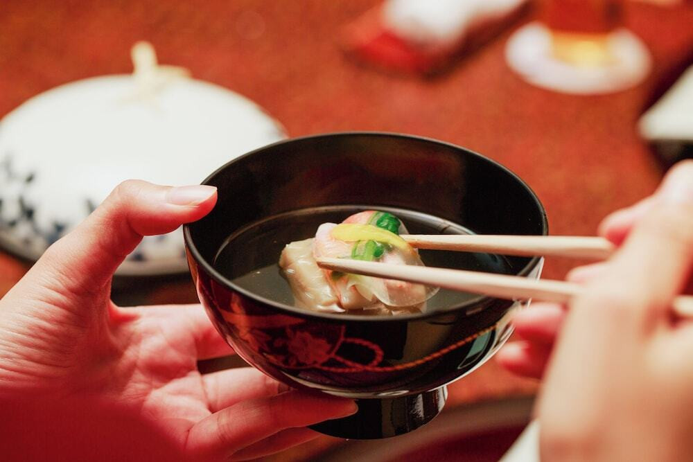 月替わり会席のお椀