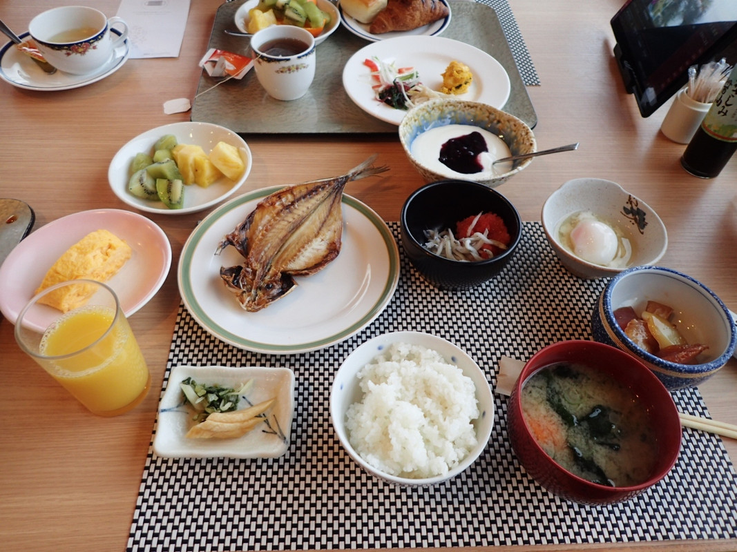 朝食