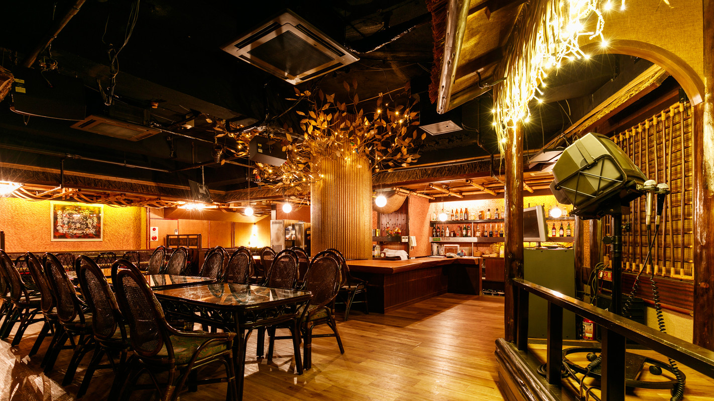 カラオケパブ　トロピカルナイト