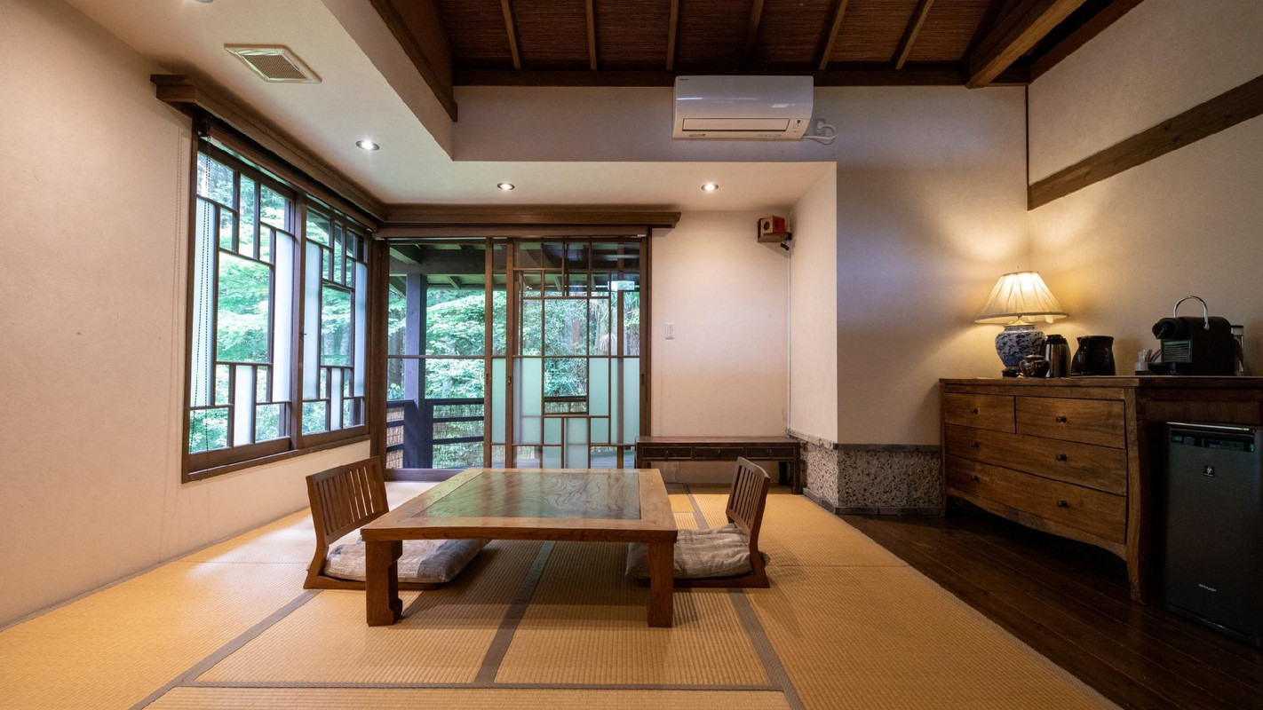 森林ビュー「真朱」　リビング②