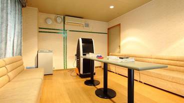 カラオケ ルーム / 5