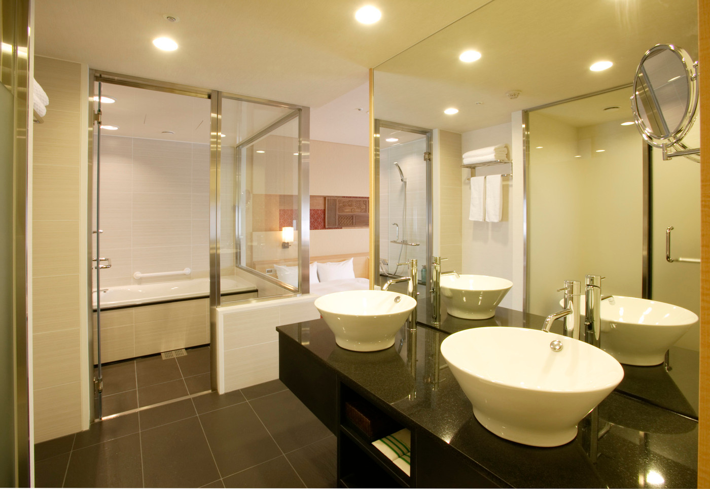 観光にも買い物にも便利。スタイリッシュな駅前ホテル4087194