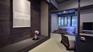 四季の移ろいと山を望む掘りごたつのある空間 (山の菴･和室) 禁煙