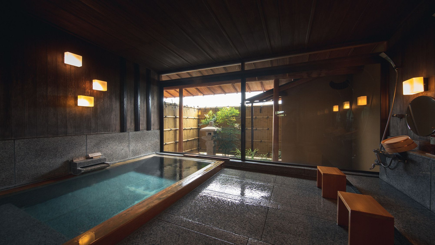 俳人も泊まった大人の隠れ家宿4038538