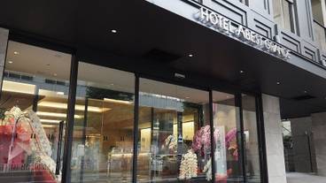 施設の入り口 / 19