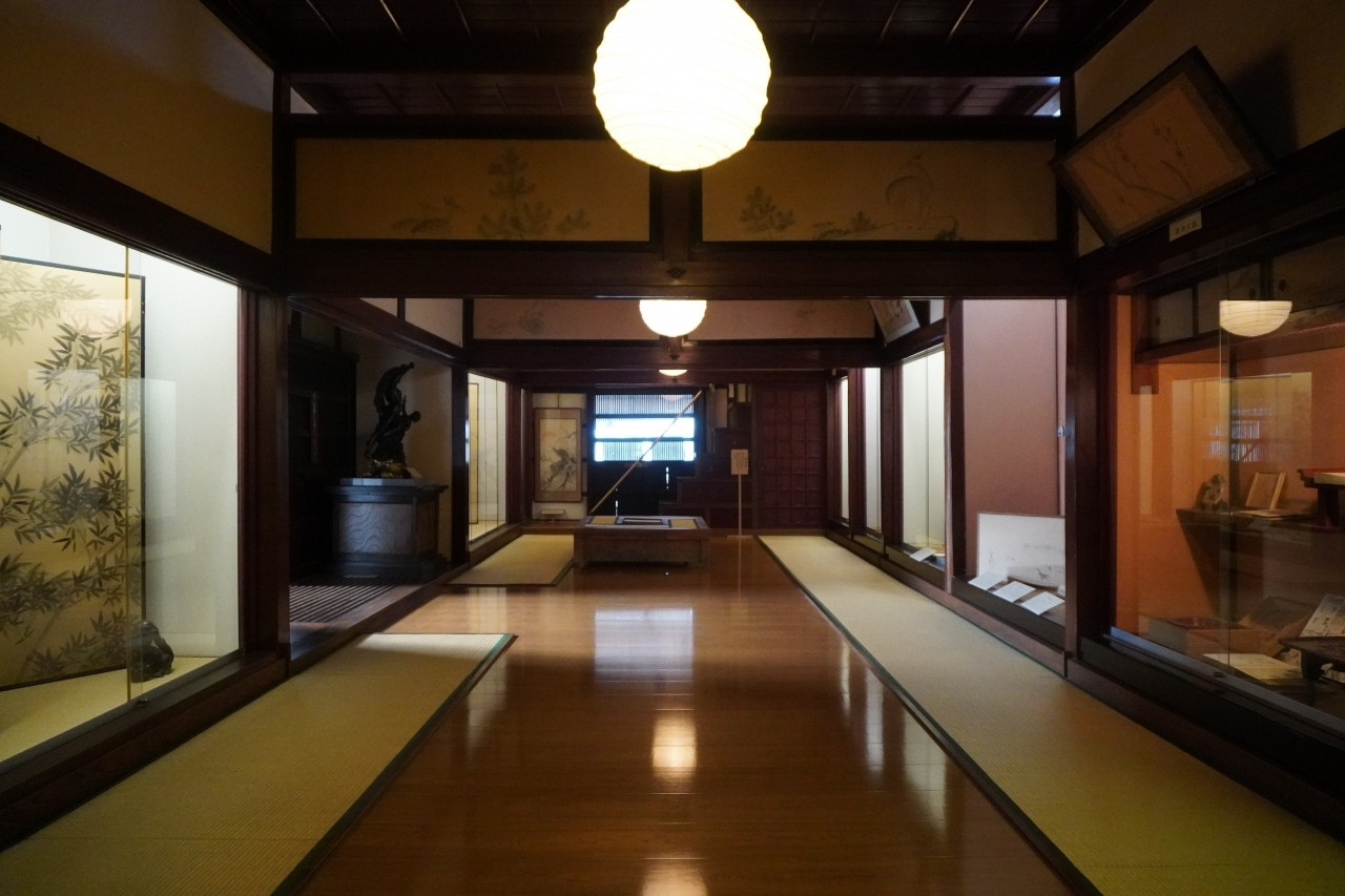 美術館併設の老舗旅館。レトロ可愛いを楽しんで4036017