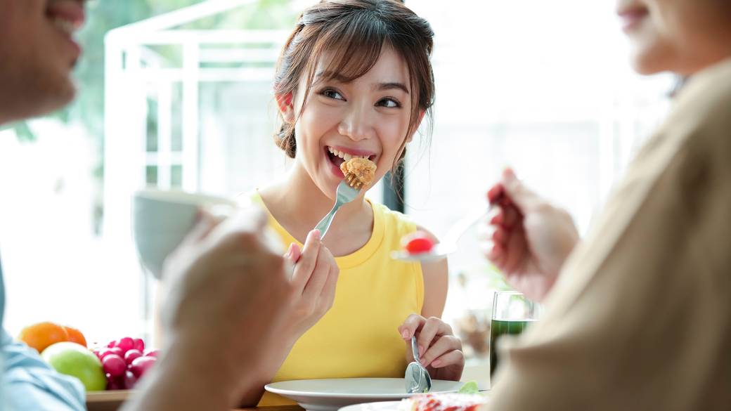 季節の食材が楽しめる
美しい朝食プレート / 2