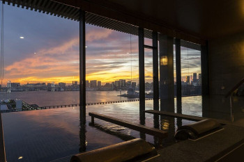 A hot onsen with a spectacular view, heavenly bliss♪ "Relaxation time" overlooking Tokyo Bay 3921203