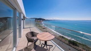 デラックスバルコニースイート 禁煙 (朝食 + フレンチディナー [17:00~17:30] 付き)