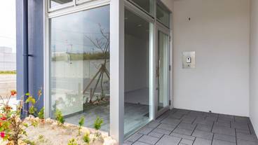 施設の入り口 / 6