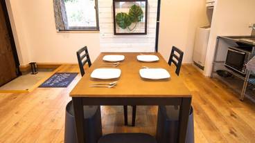 客室内のダイニングエリア / 3