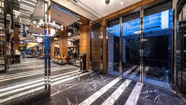 内部エントランス / 2