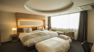 デラックス ツインルーム ベッド (複数台),すりガラス,禁煙