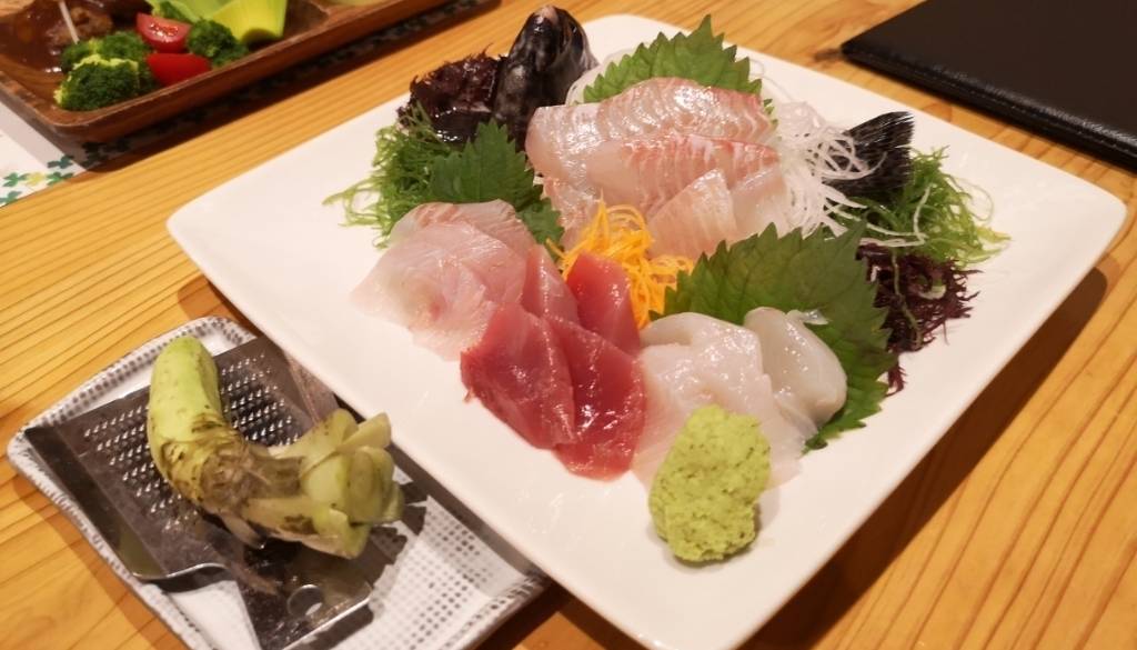 地魚のお刺身一例 / 1