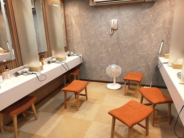 大浴場のドレッサー