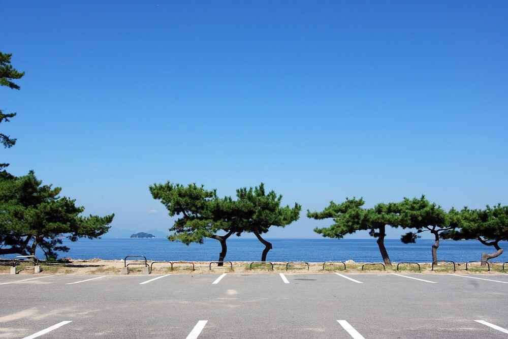 RV またはトラック用駐車場