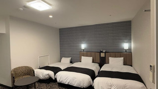 トリプルルーム ベッド (複数台) 禁煙