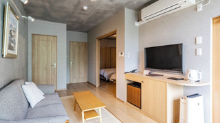 リビングスイート (セミダブル3台) 禁煙