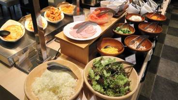 朝食ビュッフェ / 9