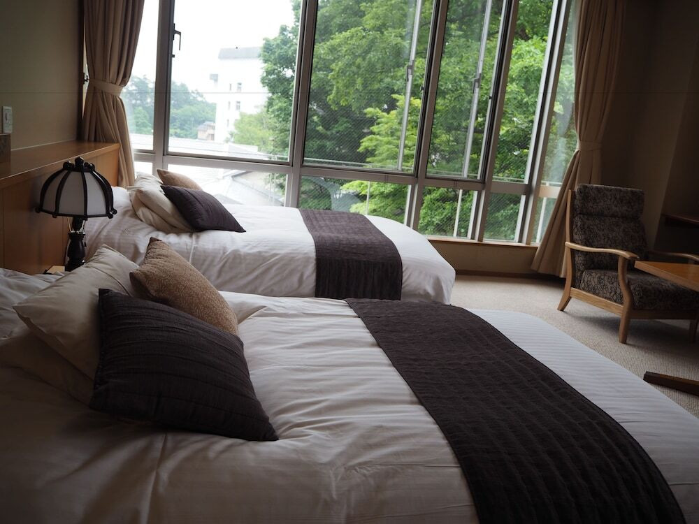 「草津温泉　望雲」 内観 32558848 夕食も朝食も部屋食で。ベッドはクッションが良く、体に優しいので熟睡できました。