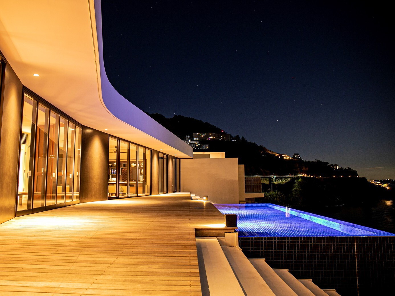 全室スイートルームで機能も◎海を望むおこもりステイに4273037