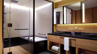 スイート キングベッド 1 台 ガーデンビュー