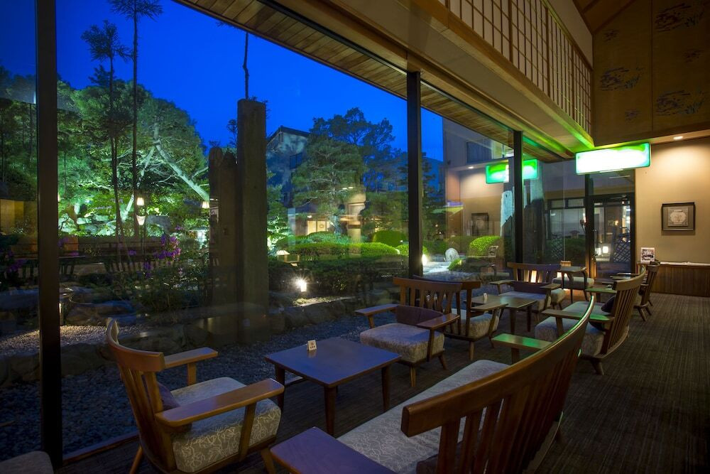 ロビーラウンジ