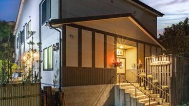 施設の入り口 / 15