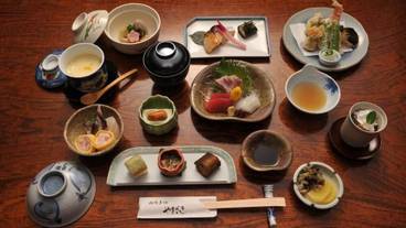 食事・飲み物 / 1