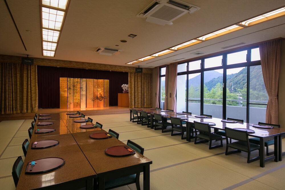 レストラン