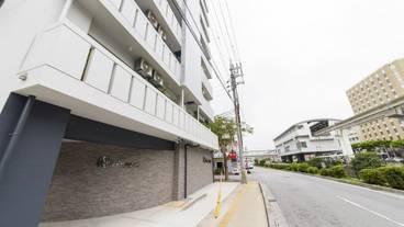 施設の正面 / 1