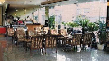 ロビー応接スペース / 4