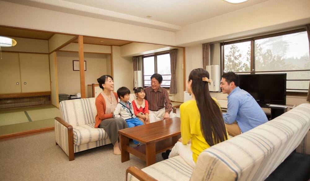 和室ラージルーム リビング / 2