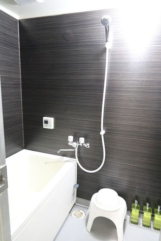 バスルームのシャワー