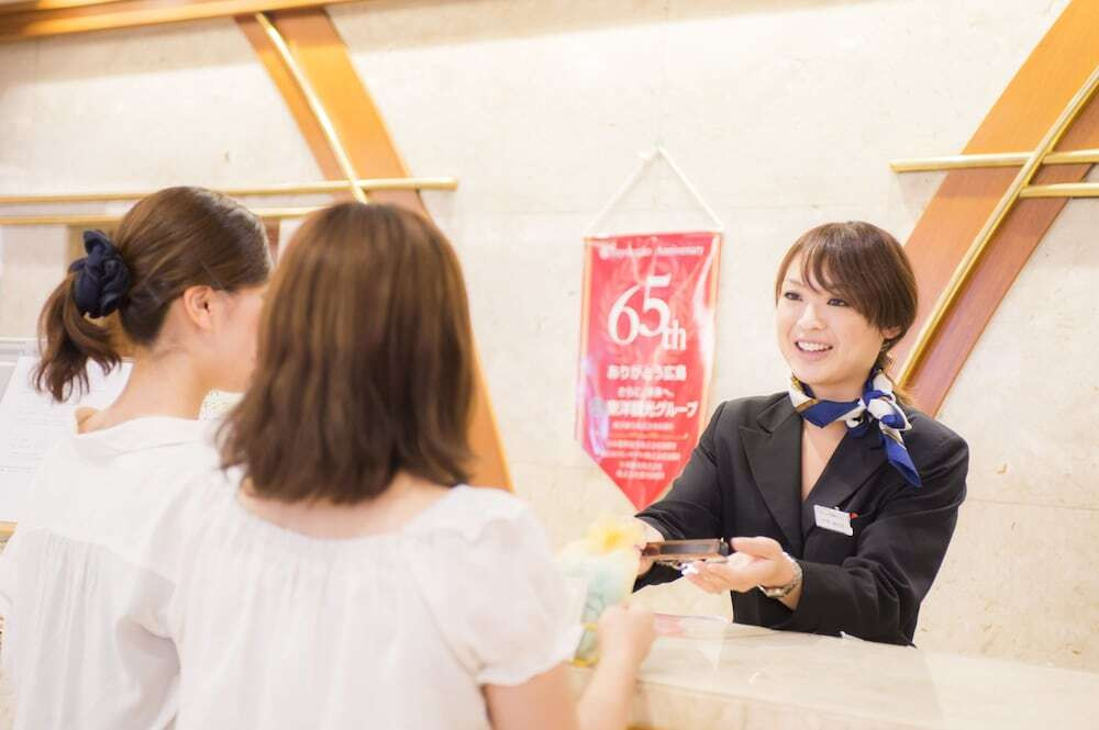 チェックイン / チェックアウト キオスク