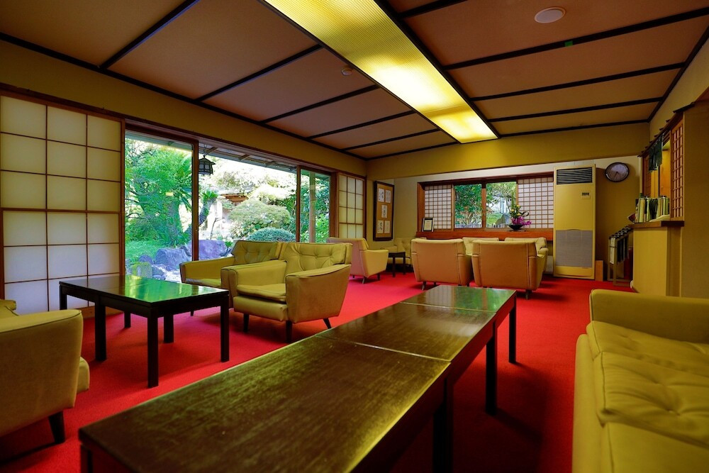 ロビーラウンジ