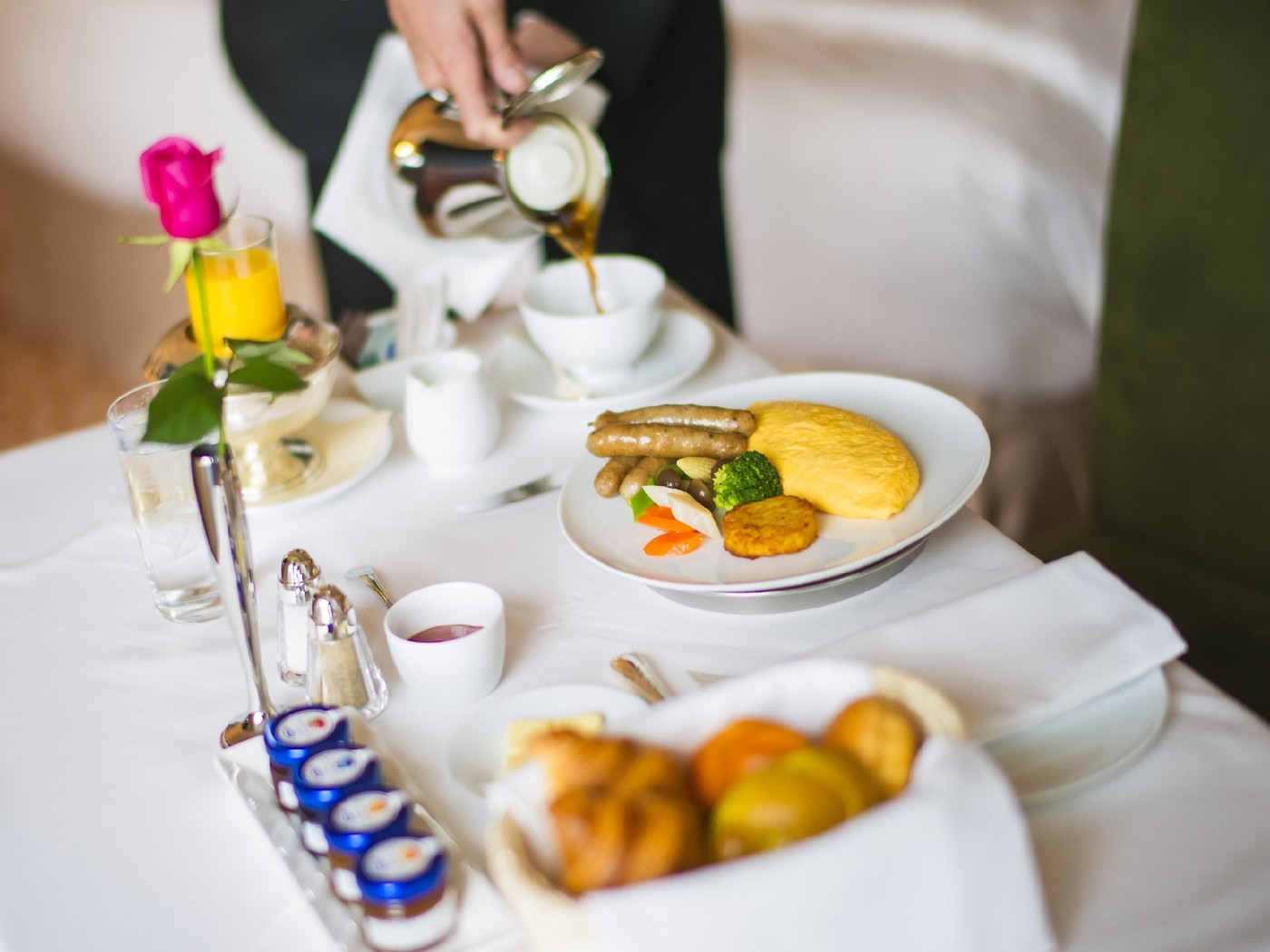 1890年に開業した歴史ある老舗ホテルで特別な気分でステイして4756948