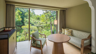 スタンダード ルーム キングベッド 1 台 ガーデンビュー