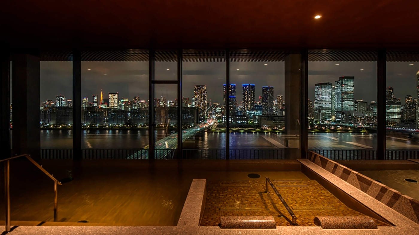 天然温泉と夜景のコラボレーションを堪能3656761
