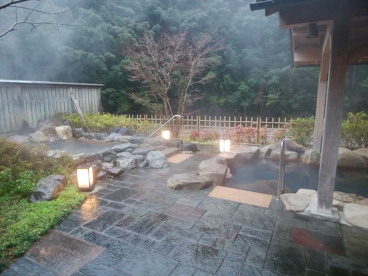 露天風呂付き客室で川のせせらぎの音に癒される♪3845803